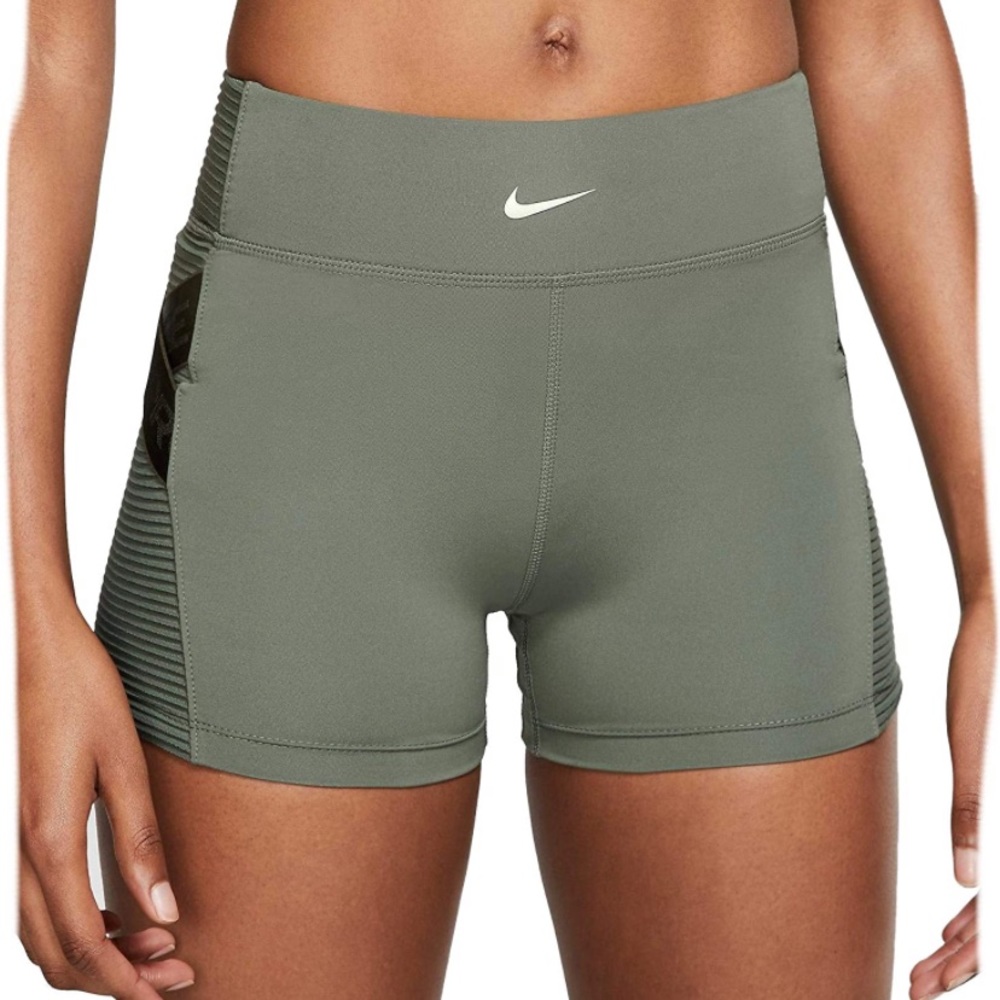 Nike Size S Women’s AeroAdapt Pro 3” Shorts Green